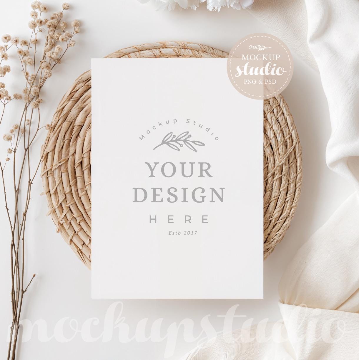 Mockup digitale di invito di nozze, mockup di biglietto di San Valentino, mockup di biglietto 5x7 minimalista, oggetto intelligente PSD, mockup di biglietto d'amore
