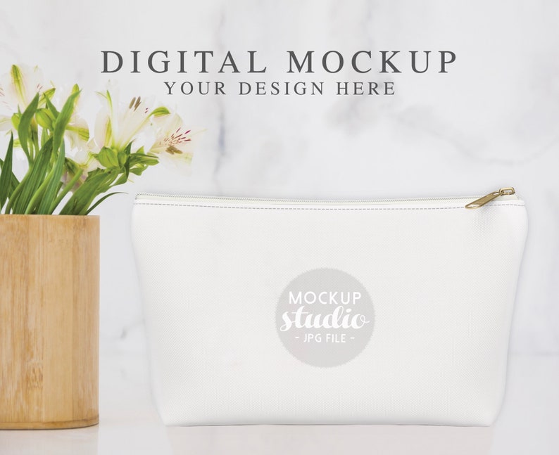 Download Accessories Pouch Mockup Make-up Bag Mockup PSD Smart ...