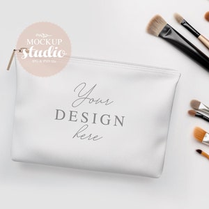 Accessory Pouch Mockup, Make-up Bag PSD Mockup, Blank Canvas White Zipper Bag