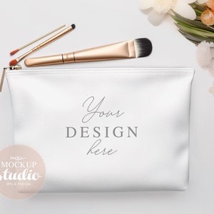 Pouch Make-up Bag PSD Mockup, Accessory Pouch Mockup, Blank Canvas White Zipper Bag