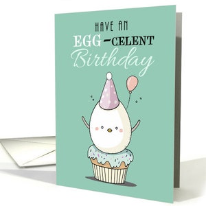 Jeu de mots uf assis sur un petit gâteau Carte d'anniversaire avec enveloppe Celent Egguf Papier cartonné professionnel 5 x 7