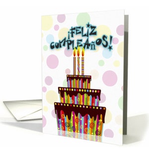 Feliz Cumpleaños avec grand trois carte de gâteau d’anniversaire plusieurs niveaux