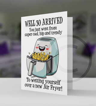 UK Greetings Biglietto Di Auguri Compleanno Divertente – Design Con Friggitrice Ad Aria E Battuta Sull'Età