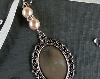 Bridal Wedding Bouquet Photo Charm Silver Oval Photo Frame Locket Pendant Bouquet Photo Charm 2 pink pearls & Gift Bag