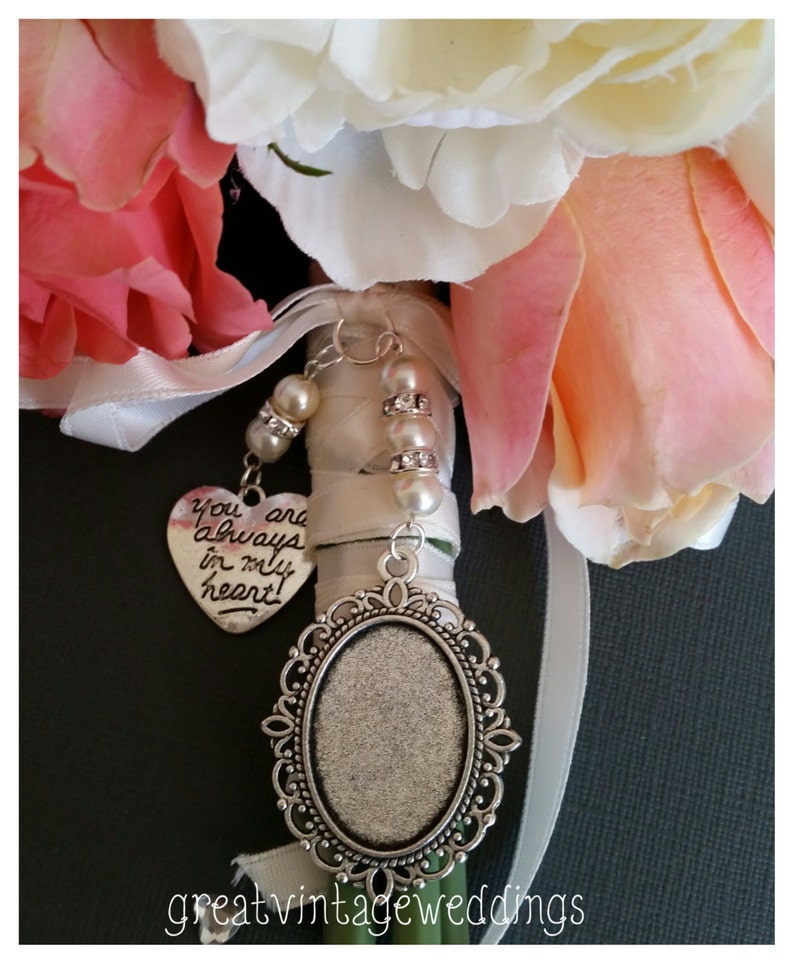 Hermoso ramo de bodas foto encanto foto marco plata colgante medallón y corazón encanto cubierta de vidrio y bolsa de regalo imagen 1
