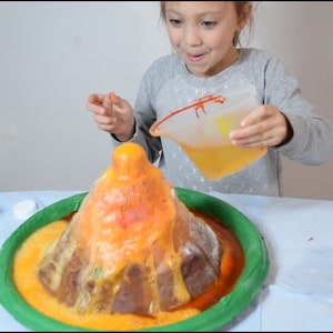school Volcano model for kids science volcano eruption experiment, Volcano replica mock-up dummy, easy DIY at home or school science project