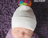 FREE shipping Newborn Rainbow Pom Pom Hat. Newborn hospital hat with rainbow pom pom,gender neutral white hospital hat,RAINBOW BABY