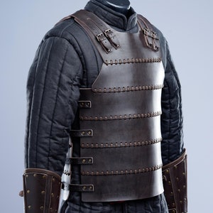 LARP Leather Cuirass Historical Medieval armor, Ren Fest Leather Armor Set, Brown leather breastplate and bracers, Leather Renaissance Fair