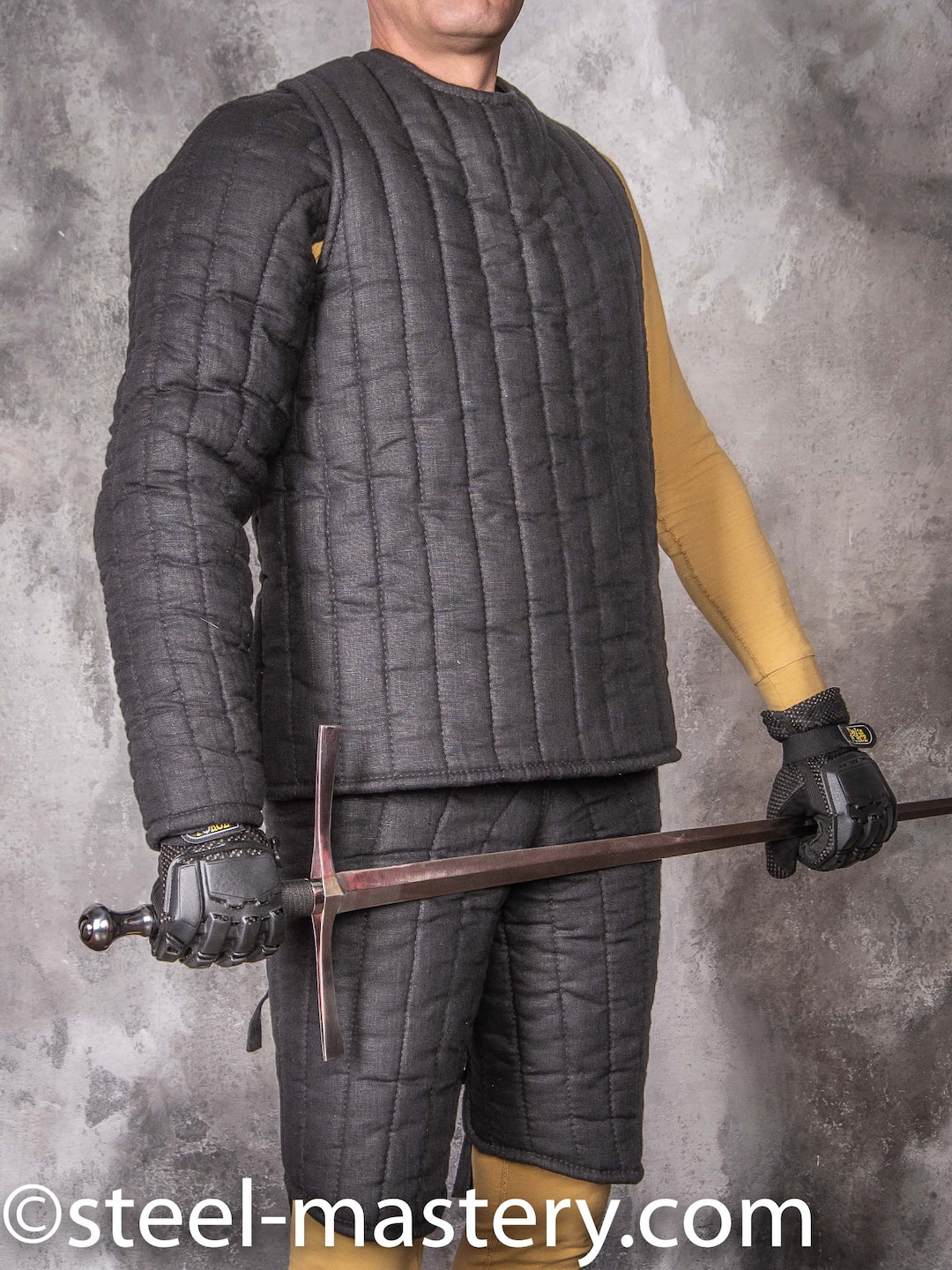 Quilted surcoat 🤩 #armour #pourpint #hmb #fencing #knight #sword #beauty  #quiltedarmour