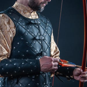 Ren Fest Leather Armor, LARP Outfit, Mens Vest Ren Faire, Leather Vest and Bracers, Medieval Cosplay Ranger, Historical Medieval clothing
