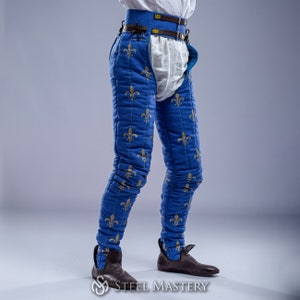 Padded chausses with a kneecap, Medieval padded leg protection, Medieval chausses, Padded leg armor, Hema pants, Training pants