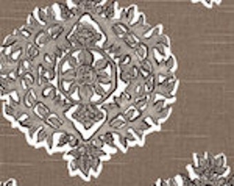 Scallop Valance, Madras Bisque Gray & Taupe Medallion, Lined
