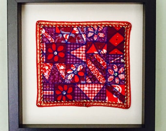 Arte textil - Corte rojo espalda Daisies imagen - marco de caja negra