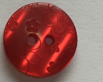 Rojo en relieve botón floral - 2 agujeros - 2 cm de diámetro - plástico