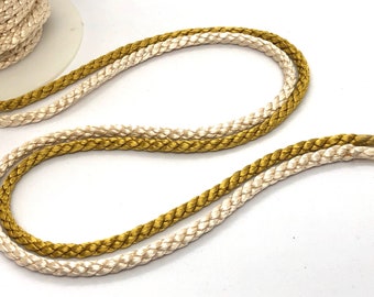 Ivory 851/Gold 139 Crepe Cord de British Trimmings. Ideal para proyectos artesanales y de costura-buen envío rápido de calidad-rápido
