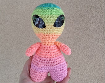 Crochet Alien stuffed toy, alien plushy, space themed gift, ufo creature, space alien