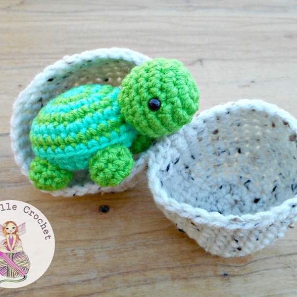 Crochet baby sea turtle, turtle and egg, hatching turtle toy, stuffed green turtle, amigurumi turtle, baby shower gift