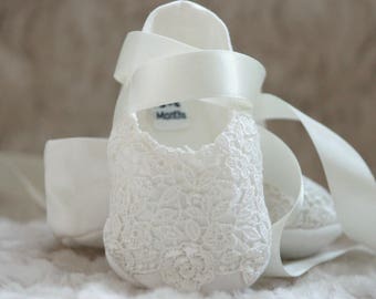Spitze Baby Ballettschuhe: Seide Taufschuhe - Olivia