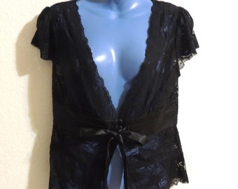 Black Lace Stretch Apt. 9 Size Medium Ladies Top.