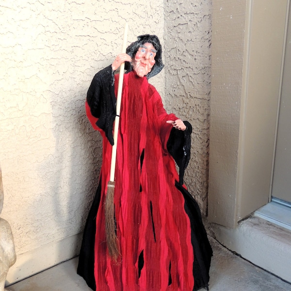 Animated Halloween Witch Prop 2ft Tall She has Motion and Cackles and Screeches, Sun Point Co.