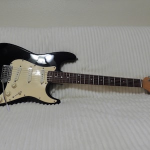 Vintage 1980s Synsonics By Gretch Pro Series Strat Guitar.