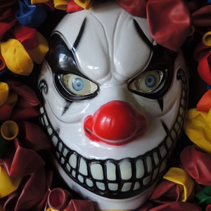 REDUCED! Evil Clown Wreath For Front Door, Creepy Clown Wreath, light up Wreath, Light up Eyes,Pennywise,  IT, Captain Spaulding, Halloween.