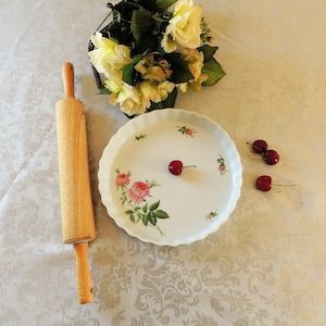 Vintage 1970&#39;s Christine Cholm Fluted Pie , Tart, Quiche Dish, Plate.