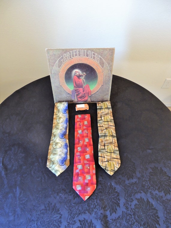 Vintage 1990's Grateful Dead Gerry Garcia Necktie, 100% Silk, Deadhead Tie for men. View 3