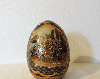 Vintage 1950's Satsuma Decorated Porcelain Egg  Hand painted with Gold Gilt and Moriage.