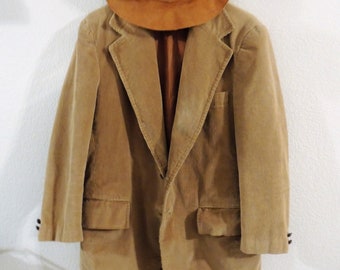 Vintage Men's Corduroy Blazer, Jacket, Sportscoat, made by Hyde Clothes Ltd. Size 42. Short. Vintage Men's Corduroy Blazer, Jacket, Sportscoat, made by Hyde Clothes Ltd. Size 42. Short.