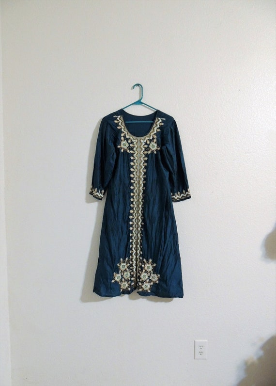 Woman's Embellished Kurta Dress / Sleepwear in Ray