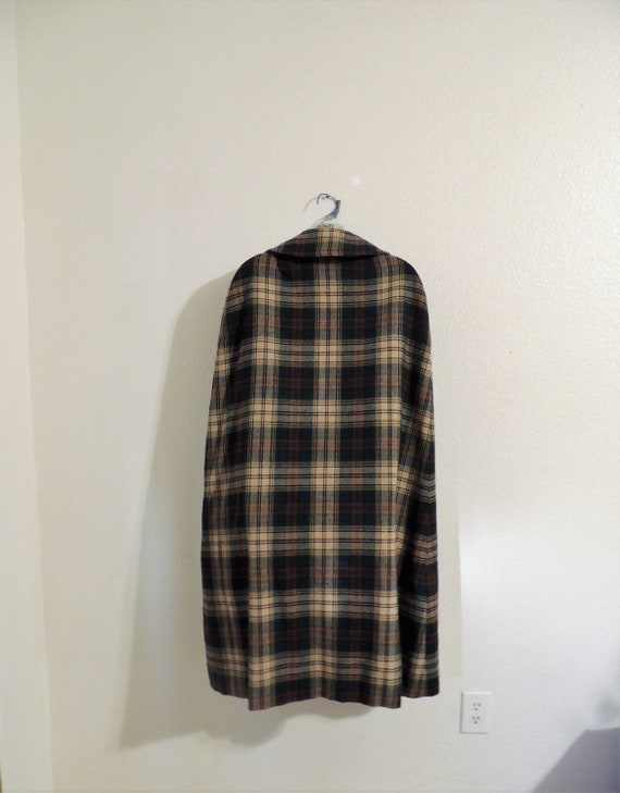 Vintage Ladies Plaid Cape Coat, Made by Moffat We… - image 4