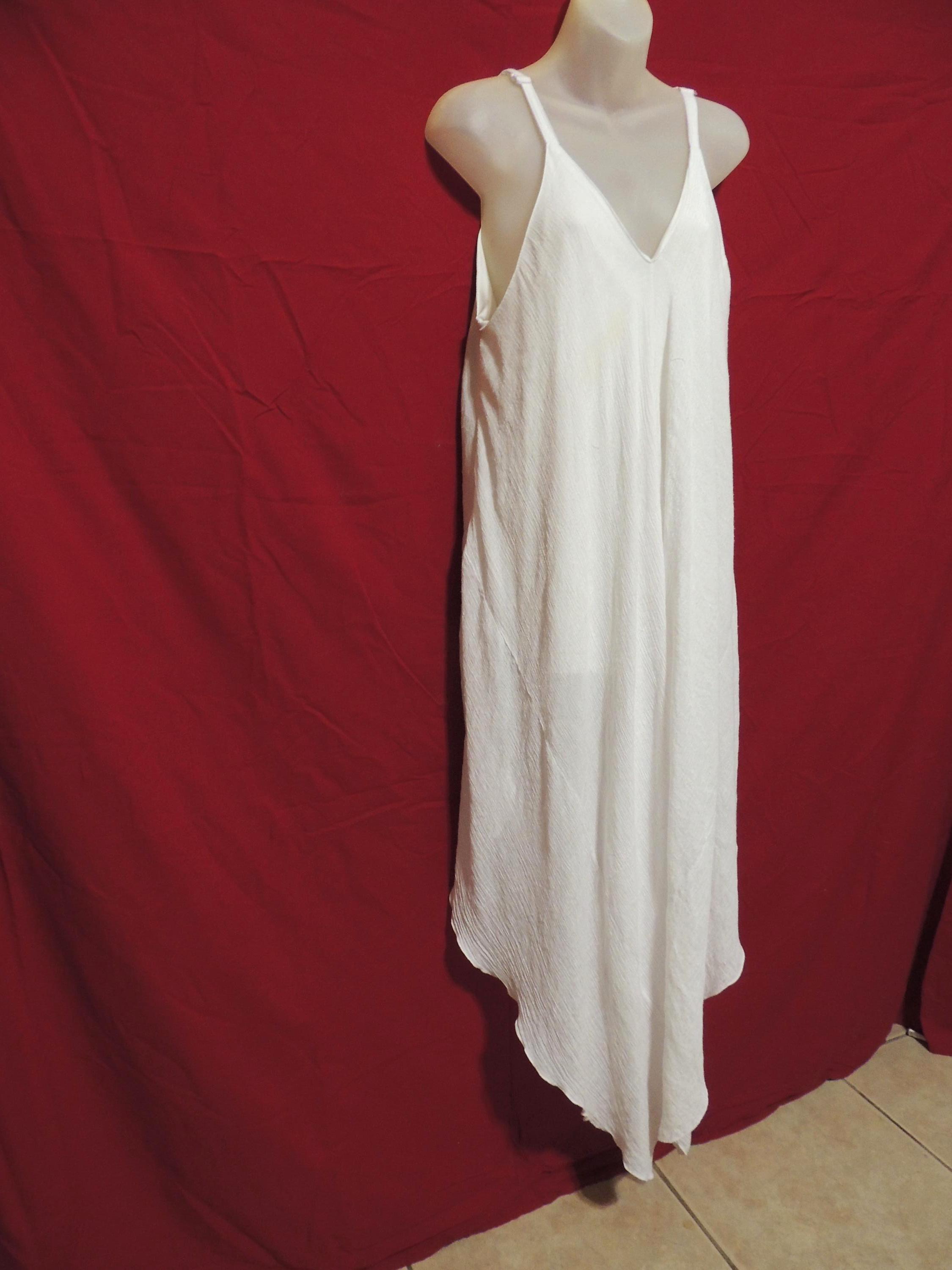 mlle gabrielle white dress Boho Airy White Large Lined On/Off Shoulder Summer The Mlle Gabrielle Solid Sleeveless Dress delivers effortless sophistication with modern detailing Gabrielle Dress - White