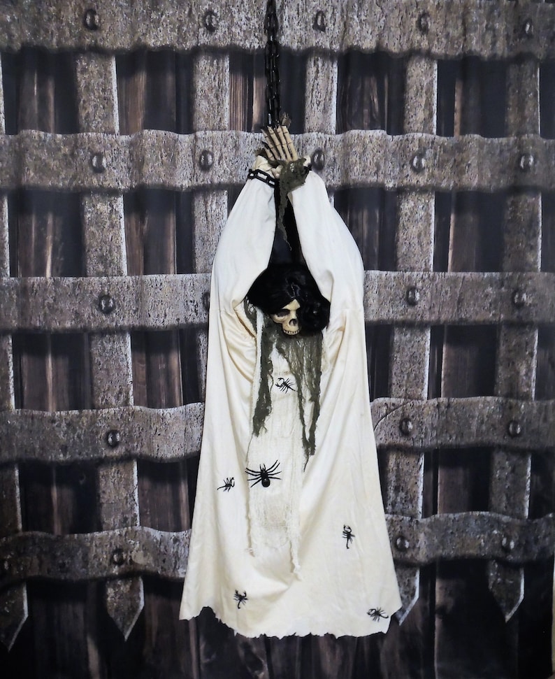 Hanging Rope Creepy Hanging Halloween Prop, Horror, Creepy Chained Young Lady. - Etsy