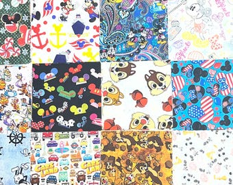 Tela Disney, paquete de 5 tiras de tela Disney "I Spy" (Veo, veo) de 12,7 cm (5"), tela Disney precortada, 100% algodón, 2 unidades de cada uno de los 45 diseños diferentes, 90 piezas en total. Lote 49