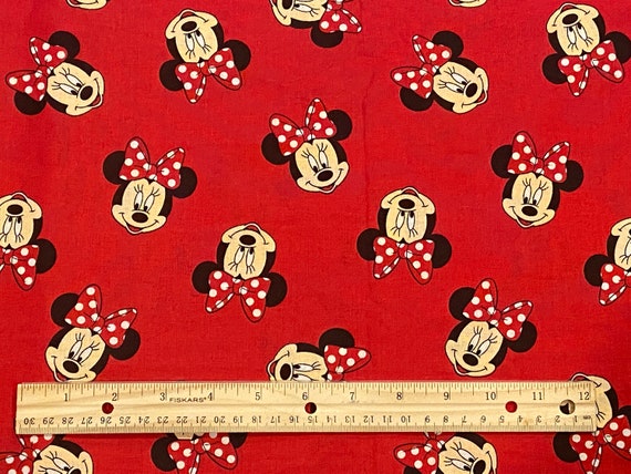 Tela De Minnie Mouse UK 100% algodón de personajes de Walt Disney Rosas en Whit
