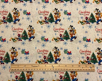 Mickey Christmas Fabric, Fondo blanco, Fat Quarter Fabric, 100% algodón, Quilting Cotton, Fat Quarters, Mickey Mouse Fabric,