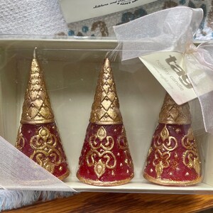 Tag Brand 3 Christmas Holiday Candles in Box