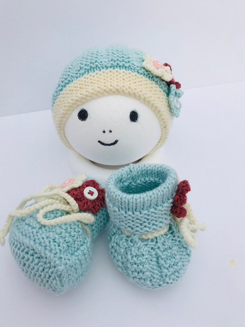 Baby Girl HatBootiesBeanie /& Shoes SetBaby GiftPhoto PropBaby Shower PresentFlower Embellished