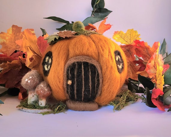 Pumpkin Mouse - Fairy Fae Handmade Needle Felt Decoration Pumpkin Mouse - Fairy Fae Handmade Needle Felt Decoration