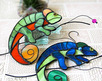 Stained Glass Chameleon Suncatcher - Reptile Window Hanging - Garden Decor