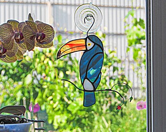 Blue Toucan Stained Glass Suncatcher – Tropical Bird Window Art Decoration