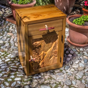 Table de chevet rustique sculptée - Petite table de chevet sculptée