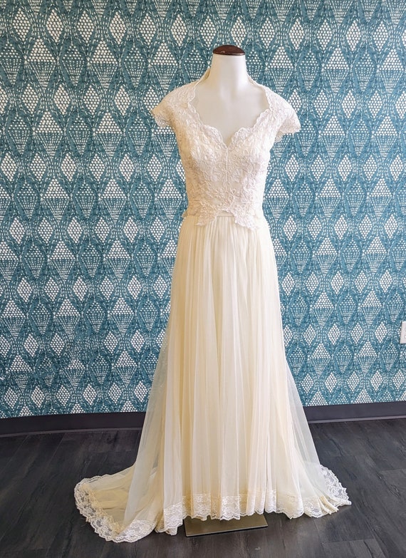 1980s Vintage Alfred Angelo Wedding Dress Size 6
