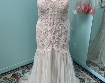 Vestido de novia sirena con encaje ruborizado / Vestido de novia de talla grande, estilo 18724
