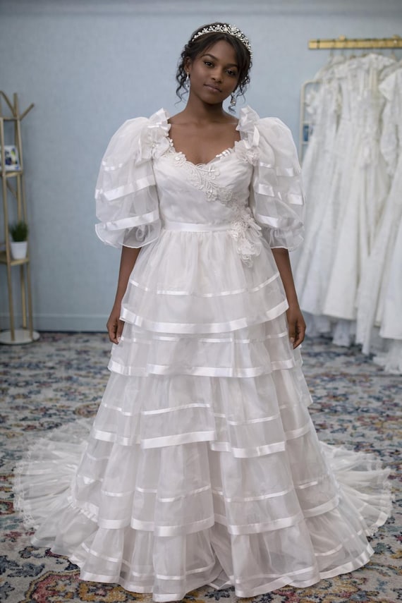 1980s Vintage Princess Wedding Dress | White Ruffled Sweetheart Gown with Train