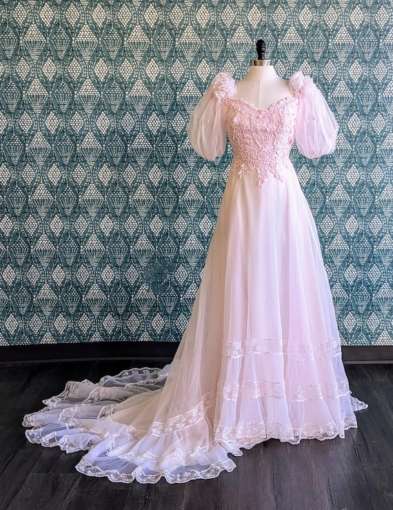 vintage pink lace wedding dress Vintage Pink Lace Appliques Tea Length Wedding Dress