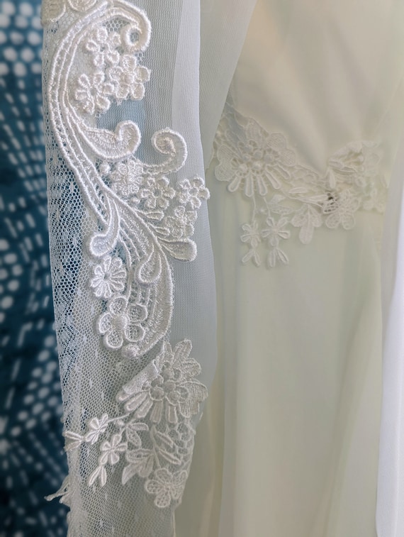 1960s/1970s Vintage Wedding Gown - image 3