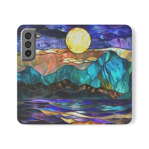 Estuche con tapa con efecto de vitral impreso con diseño artístico de montaña y luna, con prácticos bolsillos para tarjetas y efectivo, hecho a mano, sin vitrales.