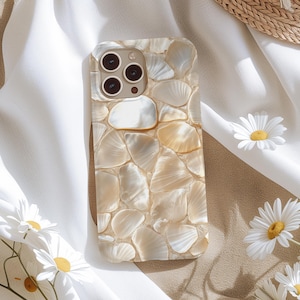 Étui pour portable, coquillages crémeux et coquillages en nacre, cadeau pour les amoureux de la mer, cadeau de vacances pour ceux que l'on aime, coque de téléphone chic